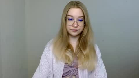 Abby Lovense is active online show from 05.02.26