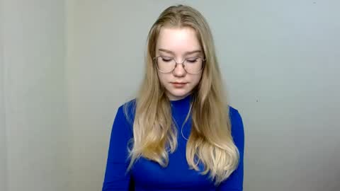 Abby Lovense is active online show from 05.03.26