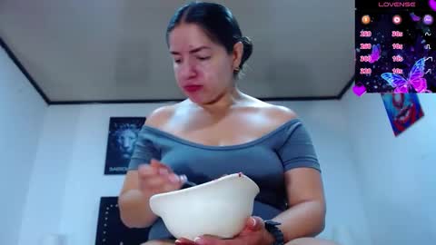 Snapshot of abbyshinne chatting on 02.17.26 abbyshinne online show from 02.17.26