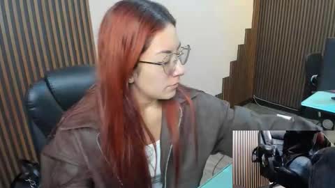 Abby Stones online show from 12.01.25