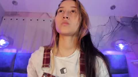 Snapshot of abbysweet1_ chatting on 11.08.25 Abigail online show from 11.08.25