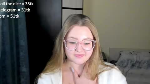 Snapshot of abbywyte chatting on 01.05.25 Abby    Stream at Sat  Sun  Mon  Fri online show from 01.05.25