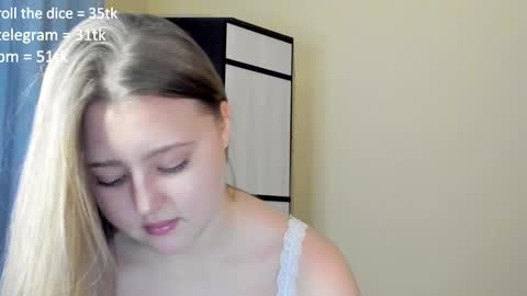 Snapshot of abbywyte chatting on 01.18.25 Abby    Stream at Sat  Sun  Mon  Fri online show from 01.18.25