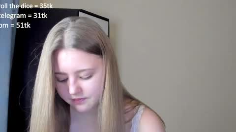 Snapshot of abbywyte chatting on 01.25.25 Abby    Stream at Sat  Sun  Mon  Fri online show from 01.25.25