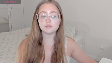 Snapshot of abbywyte chatting on 11.09.25 Abby Stream at Sat Sun Mon Fri online show from 11.09.25