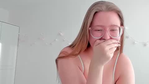 Snapshot of abbywyte chatting on 03.22.26 Abby Stream at Sat Sun Mon Fri online show from 03.22.26