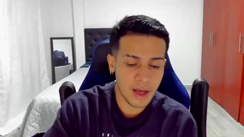 Independence model AbelAsburgo online show from 12.27.24