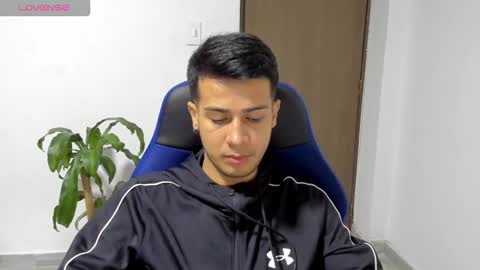 Independence model AbelAsburgo online show from 11.04.25