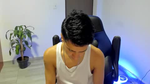 Independence model AbelAsburgo online show from 12.05.25