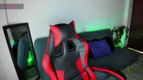 Independence model AbelAsburgo online show from 03.03.26