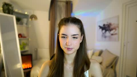 Snapshot of abella_danger_x chatting on 11.27.25 abella_danger_x online show from 11.27.25