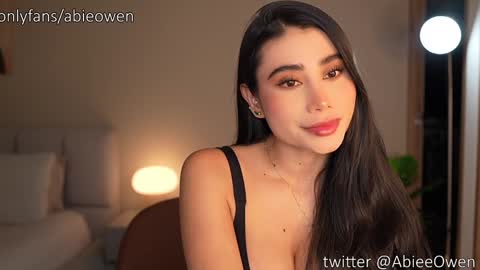 abie_owen online show from 03.26.26