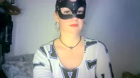 Snapshot of abigailove4u chatting on 12.13.24 GoldenFish online show from 12.13.24