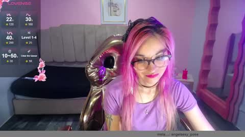 abril_ch_ online show from 11.04.25