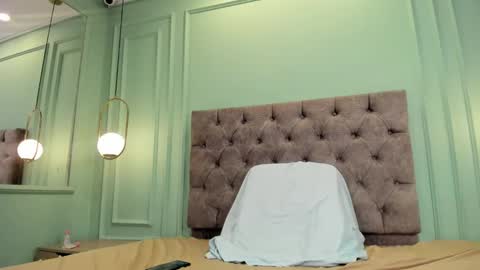 Abril jones online show from 01.21.25