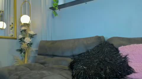 Abril jones online show from 10.15.25