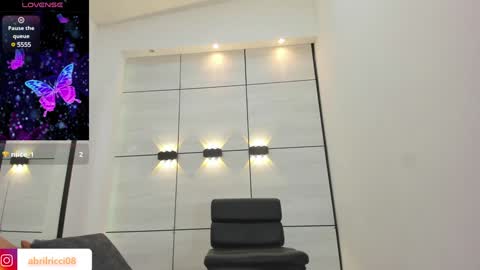 Snapshot of abril_ricci chatting on 12.20.24 Abril  online show from 12.20.24