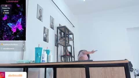 Snapshot of abril_ricci chatting on 12.27.24 Abril  online show from 12.27.24