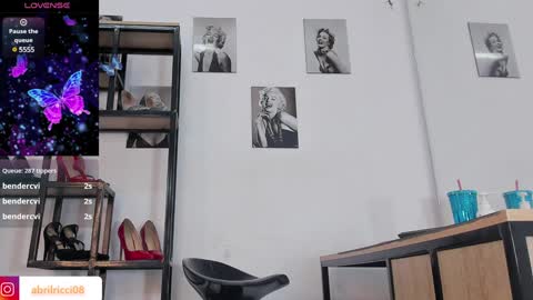 Snapshot of abril_ricci chatting on 12.29.24 Abril  online show from 12.29.24