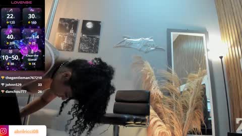 Snapshot of abril_ricci chatting on 01.18.25 Abril  online show from 01.18.25