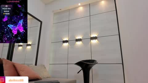 Snapshot of abril_ricci chatting on 01.23.25 Abril  online show from 01.23.25