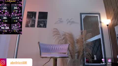 Snapshot of abril_ricci chatting on 02.25.25 Abril  online show from 02.25.25