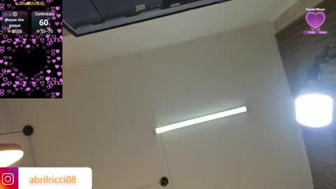 Snapshot of abril_ricci chatting on 03.10.25 Abril  online show from 03.10.25