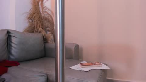 Snapshot of abril_ricci chatting on 03.11.25 Abril  online show from 03.11.25