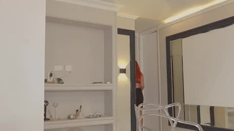 Abril Colls online show from 10.30.25