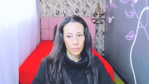 Snapshot of abrillee1 chatting on 12.24.24 ABRIL online show from 12.24.24