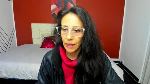 Snapshot of abrillee1 chatting on 12.27.24 ABRIL online show from 12.27.24