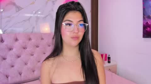Abril online show from 04.22.26