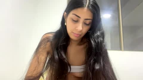 abrilsantosxo online show from 04.27.26