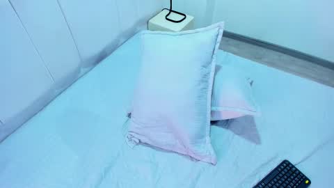 Snapshot of abrilsonne chatting on 02.16.25 AbrilSonne online show from 02.16.25