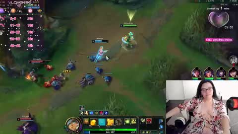 AChubbyGummy online show from 10.04.25