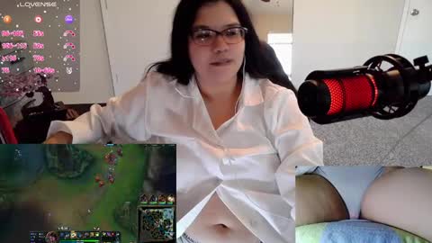 Snapshot of achubbygummy chatting on 04.24.26 AChubbyGummy online show from 04.24.26