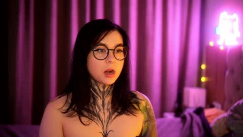 Snapshot of acid_pie chatting on 01.11.25 acid_pie online show from 01.11.25