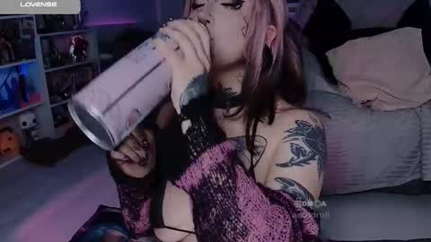 Acid or Iya  vacation November 19 to November 26 online show from 10.12.25