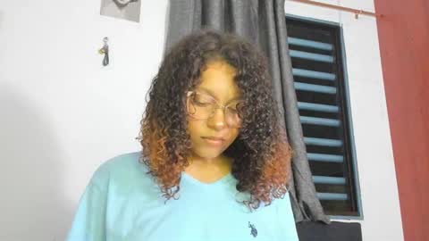 Snapshot of ada_gales_ chatting on 11.12.25 Isa online show from 11.12.25