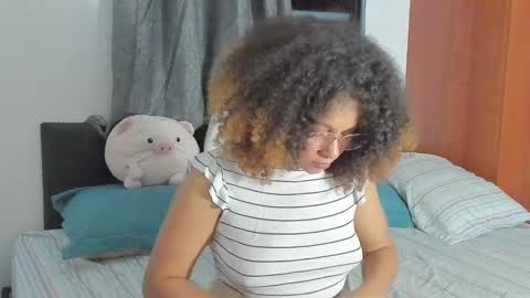 Snapshot of ada_gales_ chatting on 11.15.25 Isa online show from 11.15.25