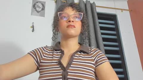 Snapshot of ada_gales_ chatting on 11.28.25 Isa online show from 11.28.25