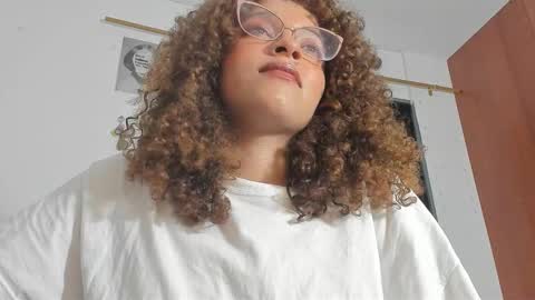 Snapshot of ada_gales_ chatting on 12.18.25 Isa online show from 12.18.25