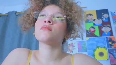 Snapshot of ada_gales_ chatting on 07.22.26 Isa online show from 07.22.26