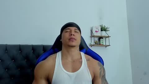 adam boss online show from 11.11.25