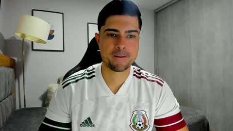 adam clarke online show from 11.11.25