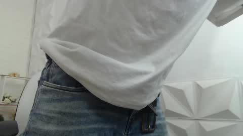 Snapshot of adam_evehotroom chatting on 01.23.25 adam_evehotroom online show from 01.23.25