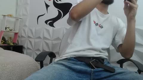 Snapshot of adam_evehotroom chatting on 02.11.25 adam_evehotroom online show from 02.11.25