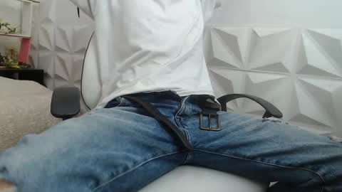 Snapshot of adam_evehotroom chatting on 02.12.25 adam_evehotroom online show from 02.12.25