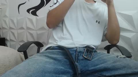 Snapshot of adam_evehotroom chatting on 02.14.25 adam_evehotroom online show from 02.14.25