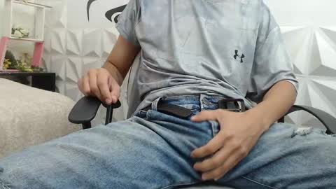 Snapshot of adam_evehotroom chatting on 02.18.25 adam_evehotroom online show from 02.18.25